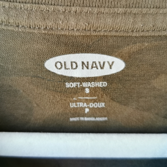Old Navy Camo Tshirt - Picture 3 of 3
